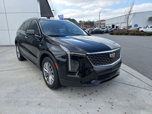 Used 2024 Cadillac XT4 Premium Luxury w/ Technology Package image 1