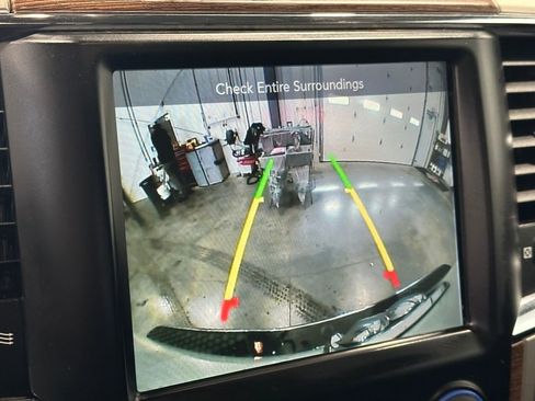 Used 2017 RAM 1500 Laramie w/ Convenience Group image 24