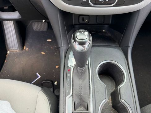 Used 2018 Chevrolet Equinox LS FWD image 27