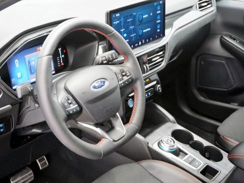 Used 2024 Ford Escape ST-Line w/ Tech Pack #1 FWD image 13