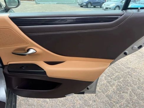 Used 2019 Lexus ES 350 w/ Premium Package FWD image 20