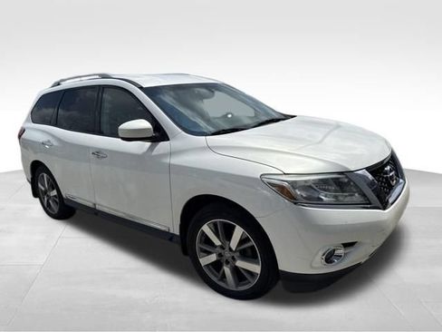 Used 2014 Nissan Pathfinder Platinum AWD/4WD image 3