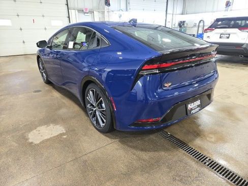 New 2026 Toyota Prius XLE image 4