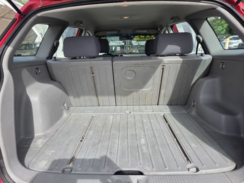 Used 2004 Toyota Matrix FWD image 29