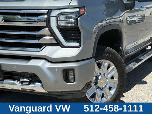 Used 2024 Chevrolet Silverado 3500 High Country w/ Technology Package AWD/4WD image 2