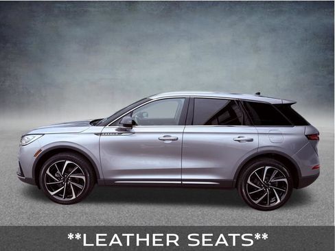 Used 2024 Lincoln Corsair Reserve w/ Rear Removable Package Tray AWD/4WD image 2