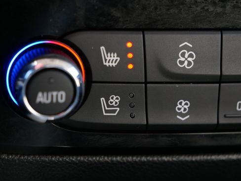 Used 2023 Buick Enclave Avenir w/ Avenir Technology Package image 28