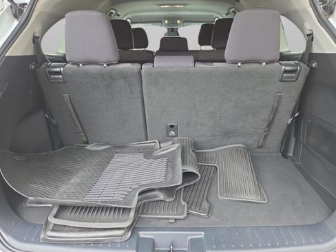 Used 2022 Toyota Highlander L image 4