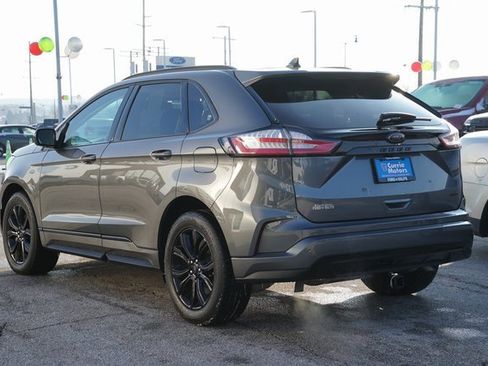 Certified 2023 Ford Edge SE w/ Black Appearance Package image 5