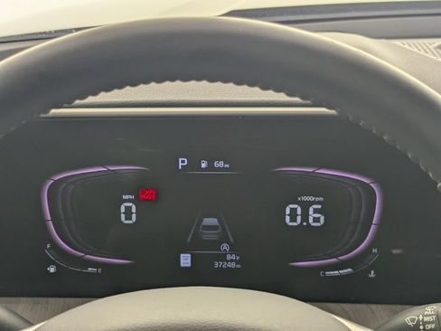 Used 2024 Kia Telluride EX w/ EX Captain's Chair Package FWD image 16