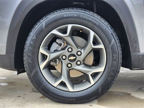 Certified 2024 Chevrolet Trax LT w/ Sunroof Package image 11