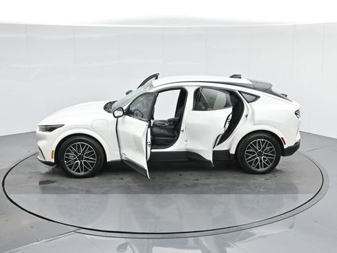 New 2025 Ford Mustang Mach-E Premium image 38