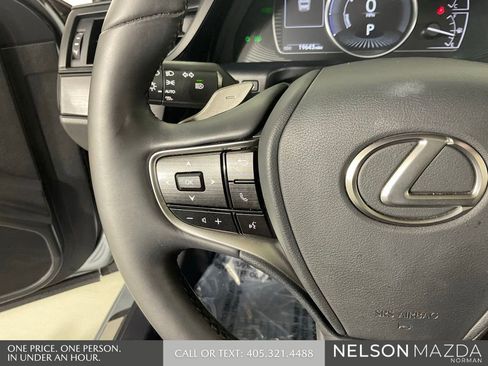 Used 2025 Lexus ES 300h F Sport w/ Accessory Package (Z2) FWD image 41