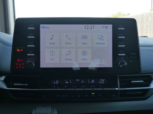 Used 2021 Toyota Sienna XLE image 15