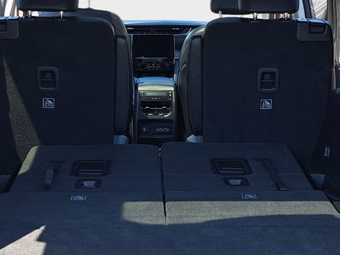 Used 2022 Jeep Grand Cherokee L Limited RWD image 15