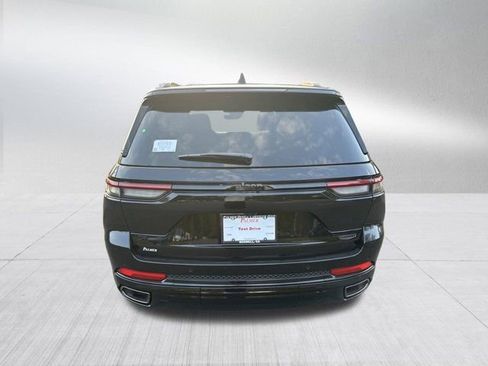 New 2025 Jeep Grand Cherokee Summit image 6