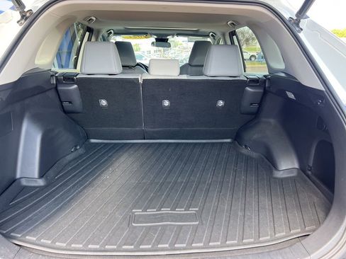 Used 2021 Toyota RAV4 XLE Premium image 17
