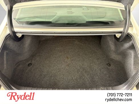 Used 2009 Buick Lucerne Super image 18