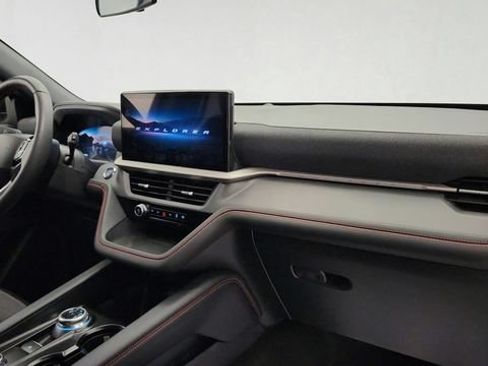 Certified 2026 Ford Explorer ST-Line AWD/4WD image 31