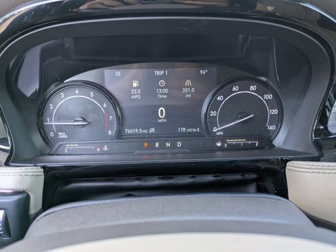 Used 2020 Lincoln Corsair FWD w/ Premium Package image 27