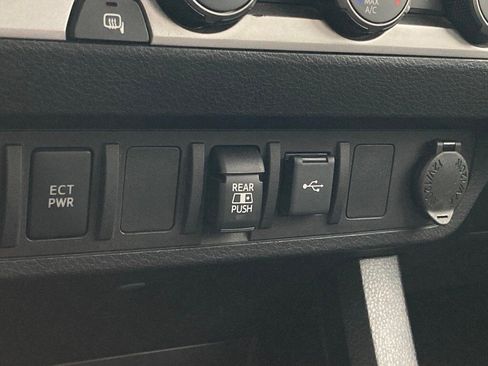 Used 2020 Toyota Tacoma SR5 image 23