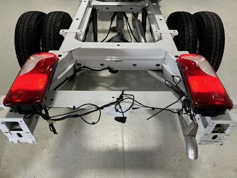 Used 2023 Mercedes-Benz Sprinter 3500 image 23