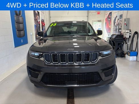 Used 2023 Jeep Grand Cherokee Laredo AWD/4WD image 3