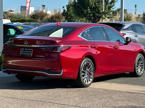 Certified 2025 Lexus ES 300h w/ Accessory Package (Z1) FWD image 4