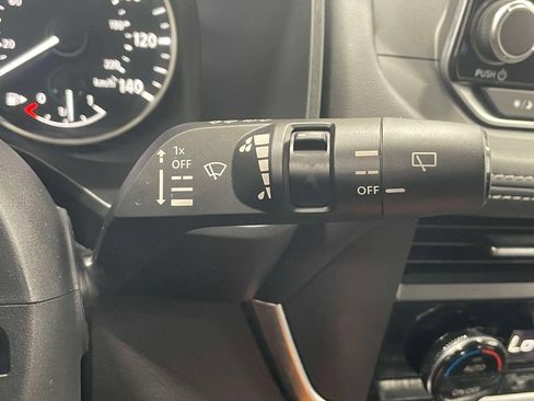 Used 2023 Nissan Rogue SV AWD/4WD image 25