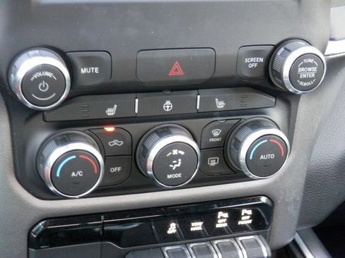 Used 2020 RAM 1500 Big Horn AWD/4WD image 30