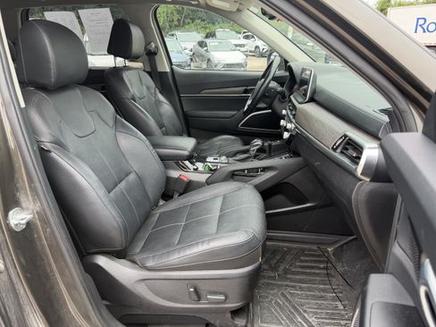 Used 2022 Kia Telluride EX w/ EX Premium Package FWD image 11