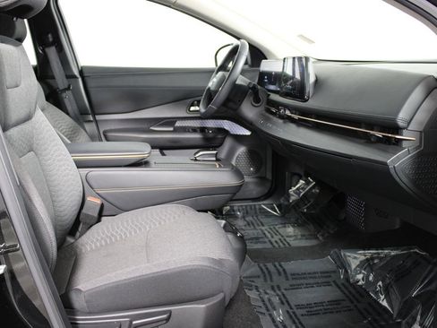 Used 2024 Nissan Ariya FWD image 18