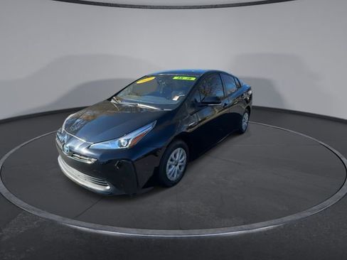 Used 2021 Toyota Prius LE image 5