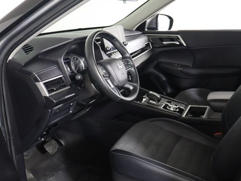 Used 2024 Mitsubishi Outlander SE Black Edition FWD image 24