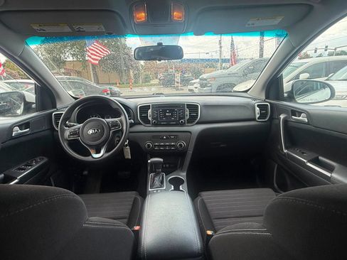 Used 2018 Kia Sportage LX FWD image 12