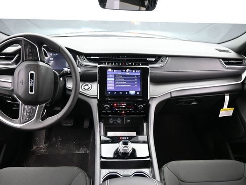 New 2026 Jeep Grand Cherokee L Laredo image 13