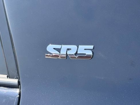 Used 2018 Toyota 4Runner SR5 RWD image 9