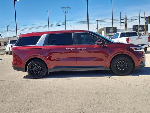 Used 2024 Kia Carnival LX image 5