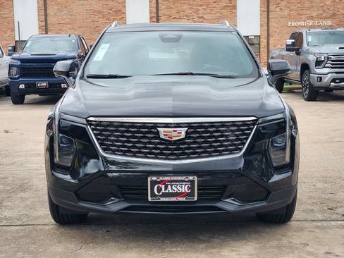 Used 2025 Cadillac XT4 Premium Luxury FWD image 2