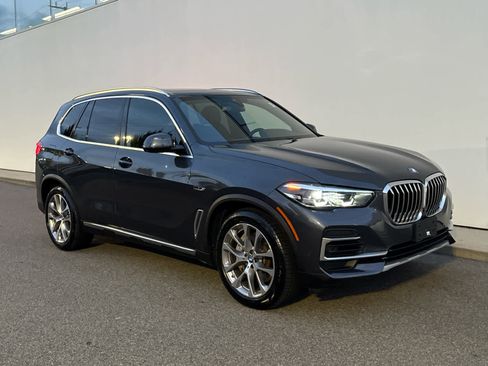 Used 2022 BMW X5 xDrive45e w/ Parking Assistance Package AWD/4WD image 2