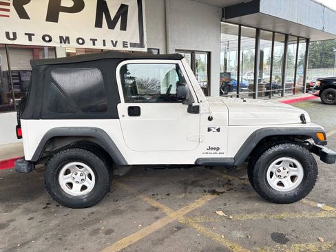 Used 2004 Jeep Wrangler X image 8