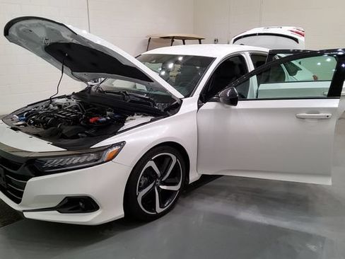 Used 2022 Honda Accord Sport image 11