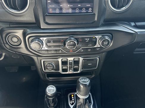 Used 2018 Jeep Wrangler Unlimited Sahara w/ Safety Group image 26