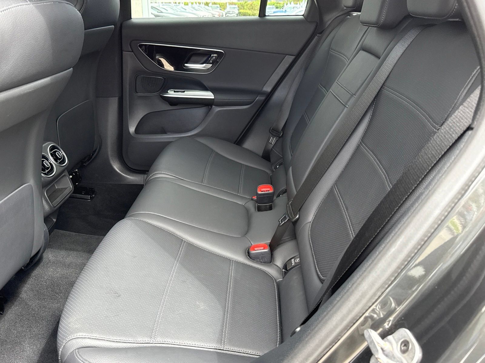 Used 2026 Mercedes-Benz GLC 300 image 42