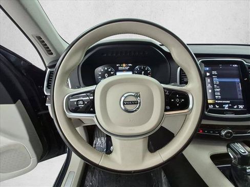 Used 2018 Volvo XC90 T6 Momentum w/ Convenience Package AWD/4WD image 30