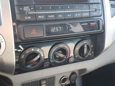 Used 2012 Toyota Tacoma Base image 24