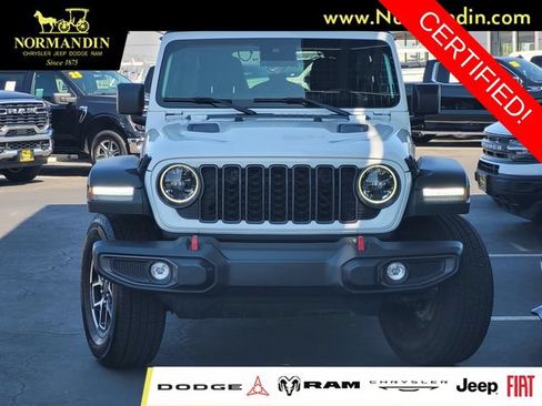 Certified 2024 Jeep Wrangler Unlimited Rubicon AWD/4WD image 2