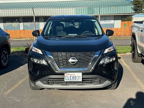 Used 2023 Nissan Rogue S AWD/4WD image 2