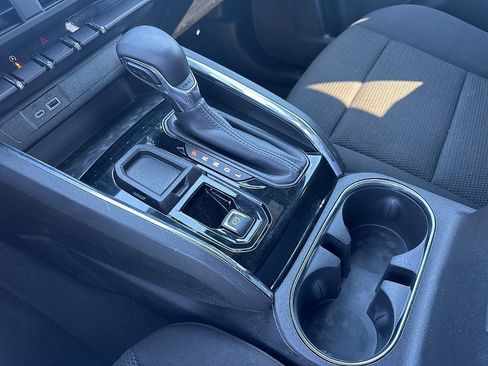 Used 2024 GMC Canyon Elevation RWD image 17