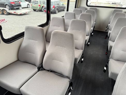 Used 2014 Ford F550 4X2 2dr Regular Cab 140.8 200. image 24